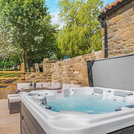 بيت للعطل Swallow Barn Danby