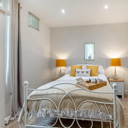 Swallow Barn * 댄비